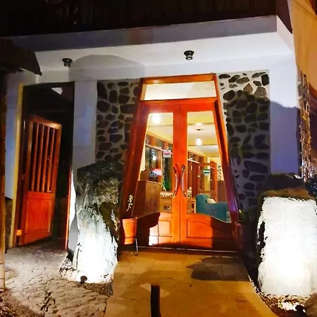 Aromas Andinos Lodge